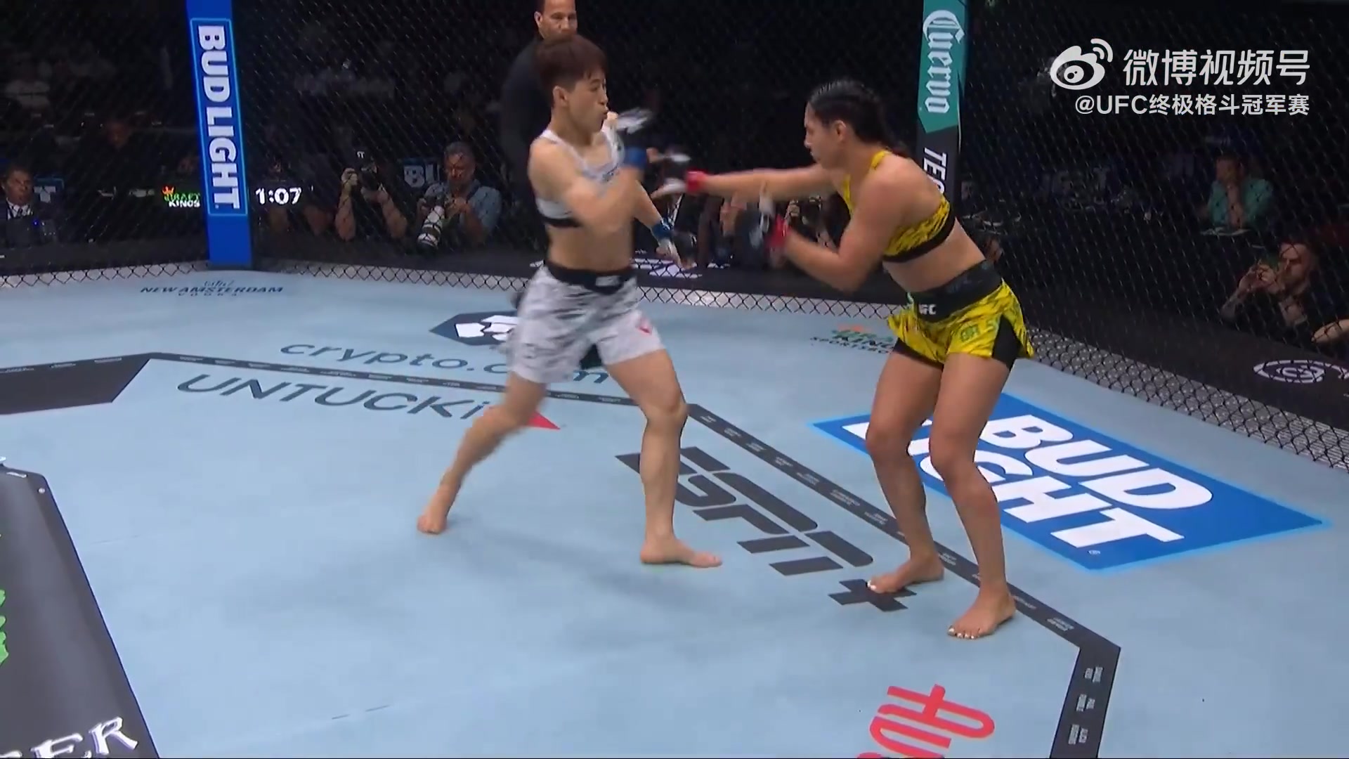 王炸！王聪三回合击败“暴力女王”阿里安妮，进UFC蝇量级前十五