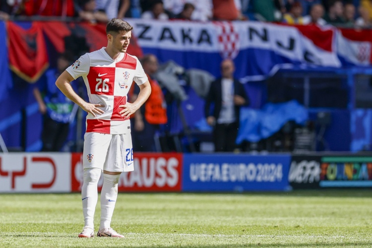 罗马诺：巴图里纳和经纪人正前往意大利，将接受科莫安排的体检